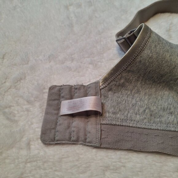 Cacique Wireless Bra Sz 42D Full Coverage Adjustable Straps Neutral Minimalist - Picture 3 of 8